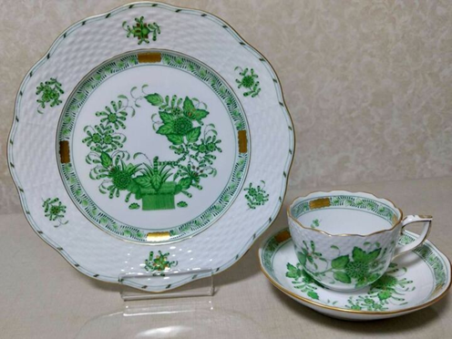 世界の陶磁器とスイーツで巡る言葉の旅 (レシピ付き)